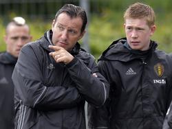 Da gehts lang! Marc Wilmots gibt seinem Topstar Kevin de Bruyne Tipps