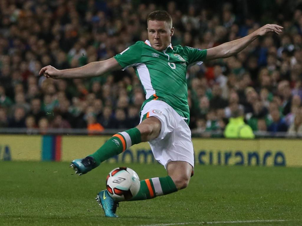 James McCarthy in actie voor Ierland tijdens het WK-kwalificatieduel met Georgië. (06-10-2016)