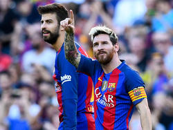 Messi y Piqué figuran entre los cinco futbolistas mejor pagados del mundo. (Foto: Getty)