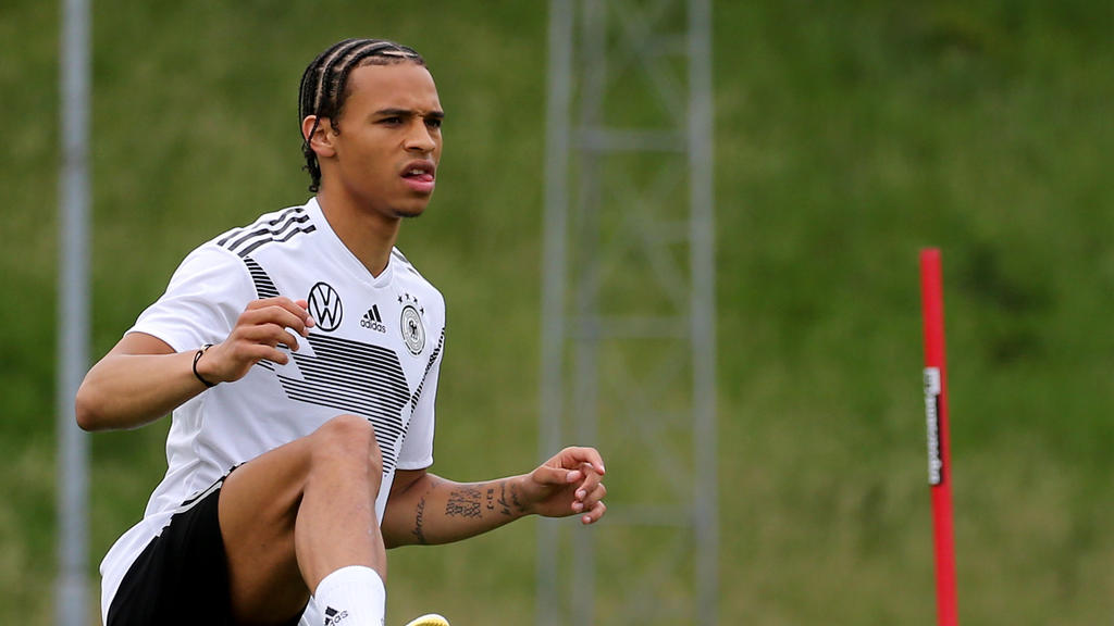 Leroy Sané hat einen außergewöhnlichen Modegeschmack Leroy Sané hat einen außergewöhnlichen Modegeschmack