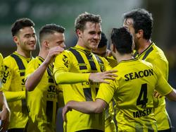 De spelers van VVV-Venlo hebben weer een reden tot een feestje. Zojuist is de ploeg op voorsprong gekomen tegen De Graafschap. (03-02-2017)