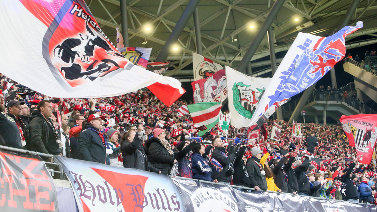 Wann kehren die Fans in die Stadien zurück? Wann kehren die Fans in die Stadien zurück?
