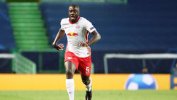 Der FC Bayern hat Dayot Upamecano weiter auf dem Zettel