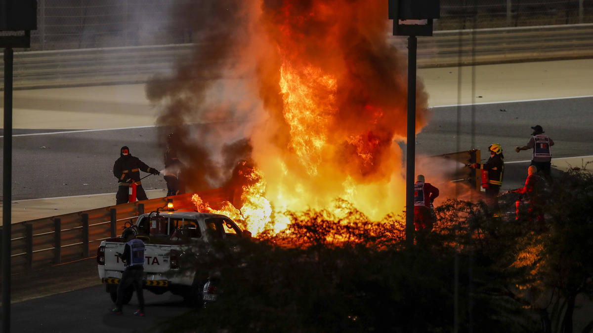 Romain Grosjean entkam der Flammenhölle in Bahrain nur knapp Romain Grosjean entkam der Flammenhölle in Bahrain nur knapp