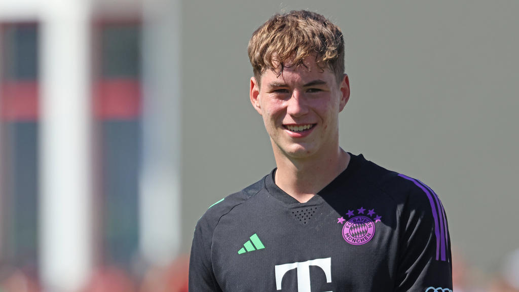 Max Schmitt stand erstmals im Kader des FC Bayern