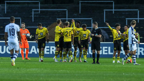 Borussia Dortmund bejubelt das einzige Tor der Partie
