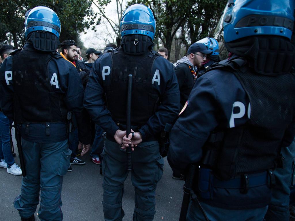 Lazio-Fans legten sich mit der Polizei an Lazio-Fans legten sich mit der Polizei an