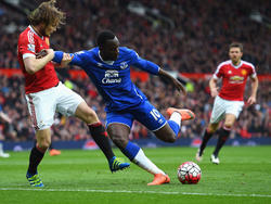 Ist in halb Europa heiß begehrt: Romelu Lukaku (m.)