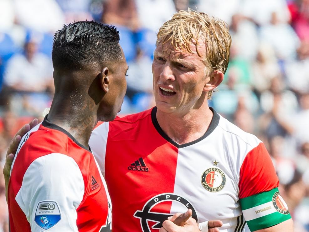 Dirk Kuyt (r.) en Eljero Elia (l.) bespreken iets tijdens de wedstrijd Feyenoord - FC Twente. (14-08-2016)