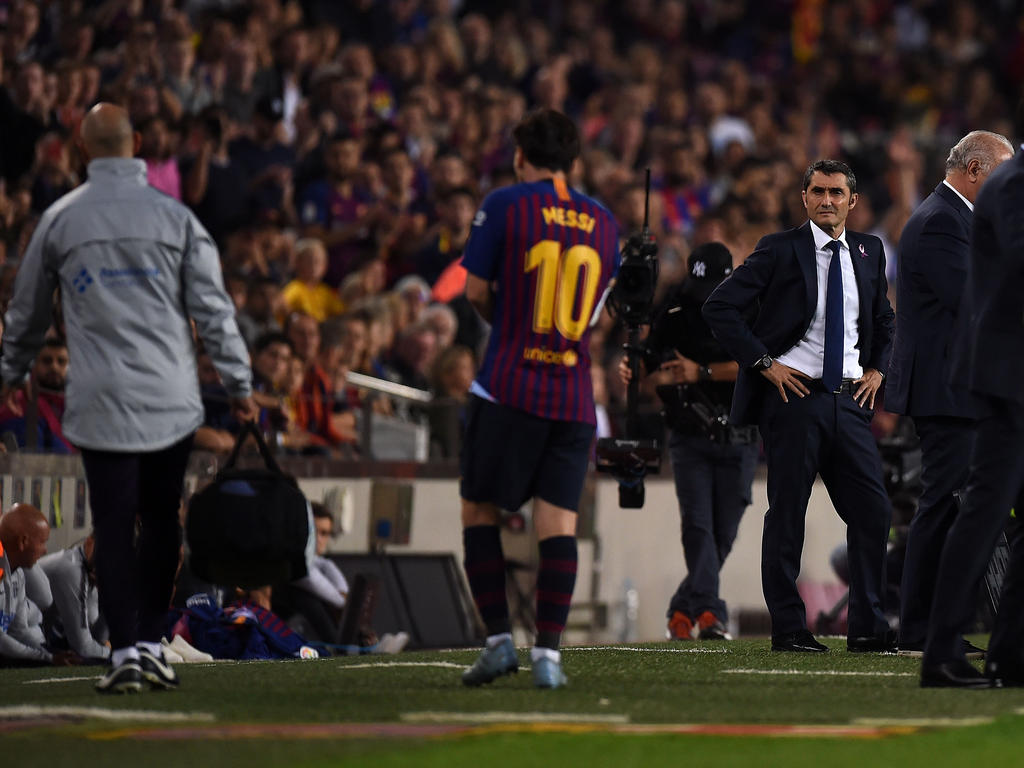 Messi se marcha lesionado en el Camp Nou. (Foto: Getty)