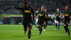 Gladbach-Stürmer Alassane Pléa (l.) ist unverkäuflich