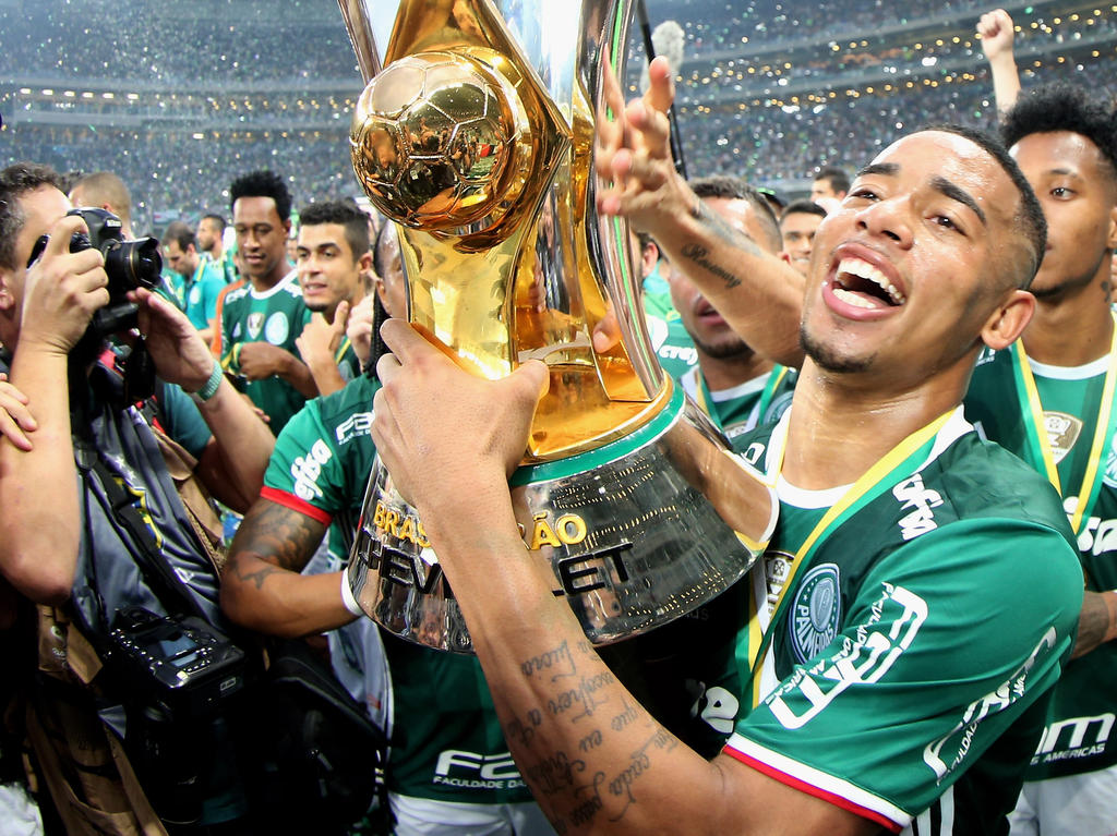 Para protegerse, Gabriel se lleva a su barrio tatuado en el brazo. (Foto: Getty) Para protegerse, Gabriel se lleva a su barrio tatuado en el brazo. (Foto: Getty)