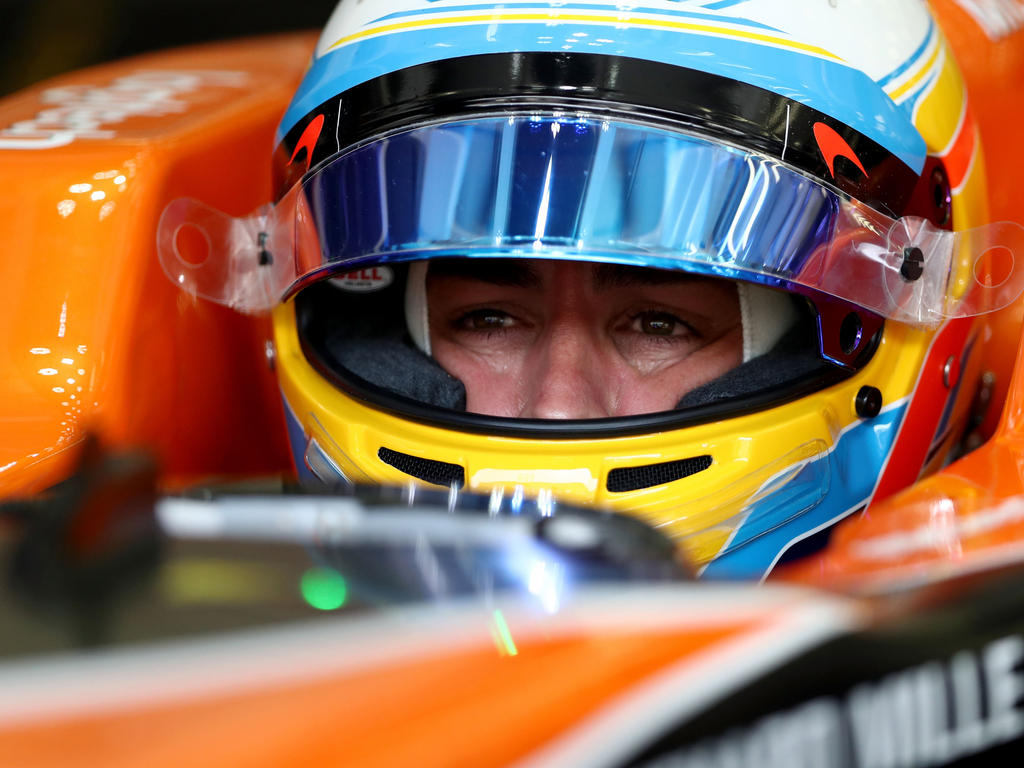 Fernando Alonso scheint darüber zu grübeln, wie es mit Honda weitergeht Fernando Alonso scheint darüber zu grübeln, wie es mit Honda weitergeht