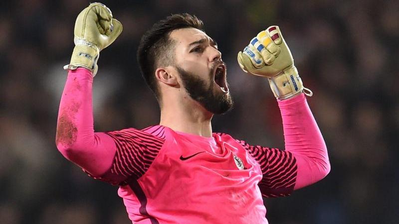 Wird als Neuzugang beim FC Augsburg gehandelt: Torwart Tomás Koubek