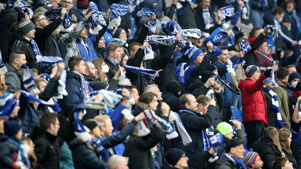 10.000 Fans für Heimspiel des FC Schalke 04 zugelassen 10.000 Fans für Heimspiel des FC Schalke 04 zugelassen