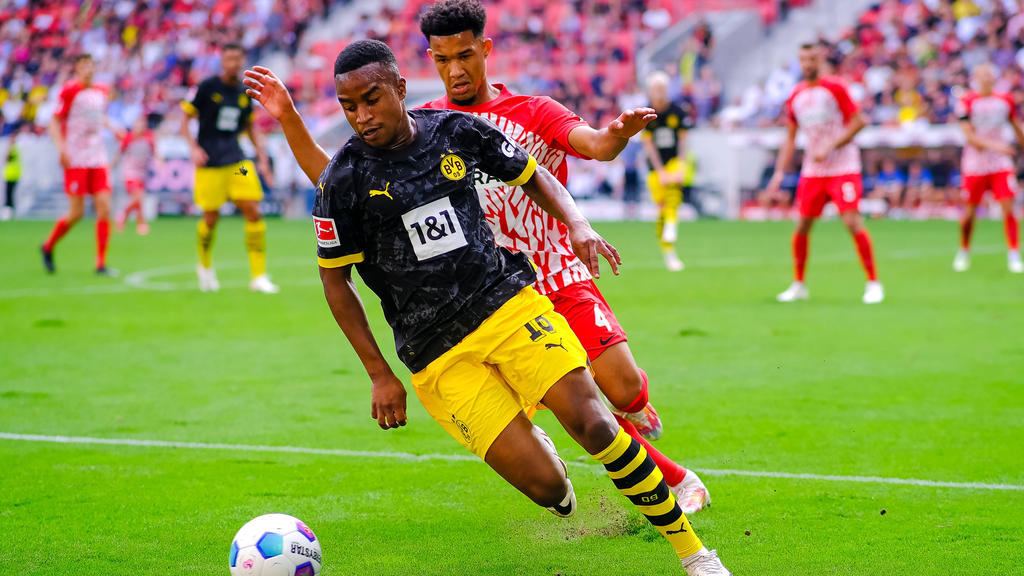 Youssoufa Moukoko muss beim BVB um Spielzeit kämpfen Youssoufa Moukoko muss beim BVB um Spielzeit kämpfen