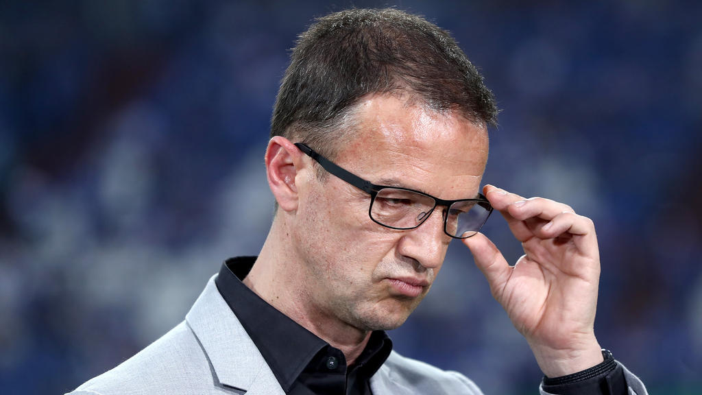 Eintracht Frankfurts Sportvorstand Fredi Bobic kritisiert Bayern-Präsident Uli Hoeneß