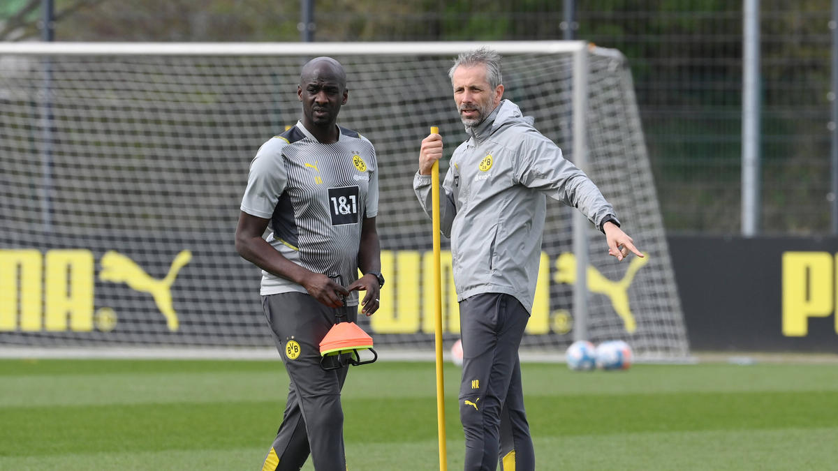 Der ehemalige Bundesliga-Profi Otto Addo (l.) trainiert Ghana für die Weltmeisterschaft in Katar