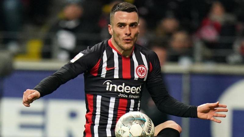 Könnte Eintracht Frankfurt im Sommer verlassen: Filip Kostic am Ball