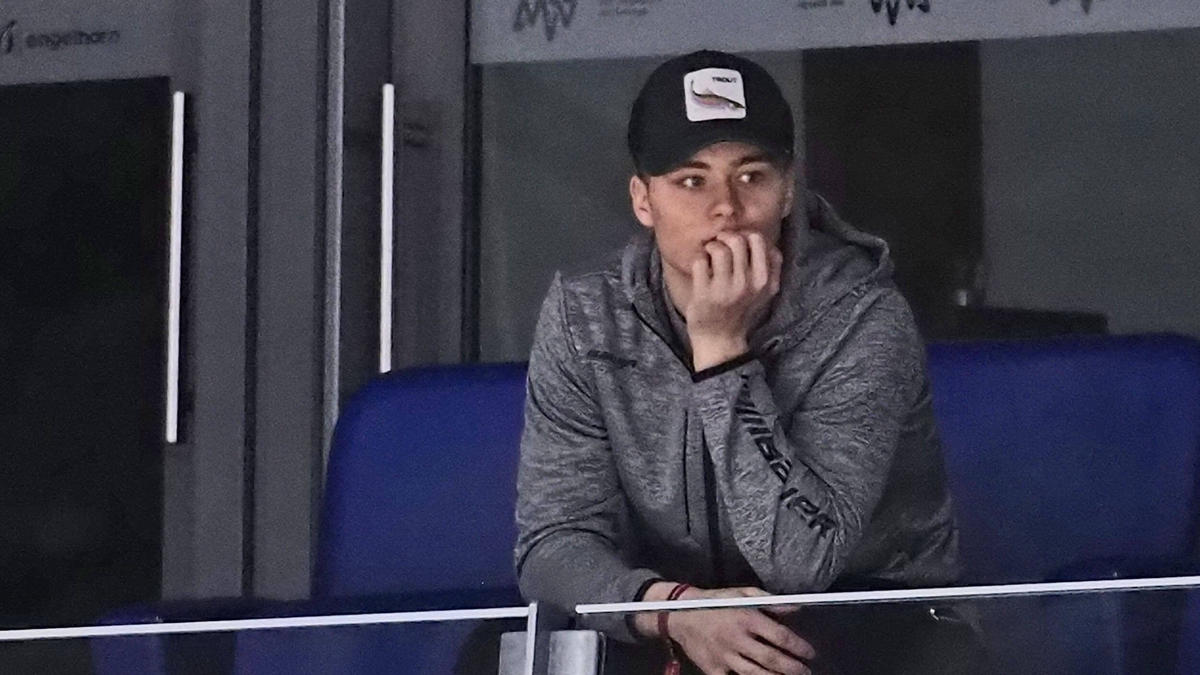 Tim Stützle steht vor seinem Debüt in der NHL Tim Stützle steht vor seinem Debüt in der NHL