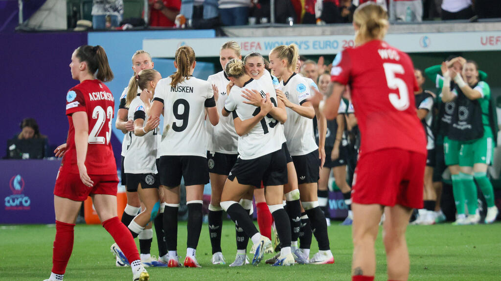 Jubeln erlaubt: Das DFB-Team feiert den Auftaktsieg