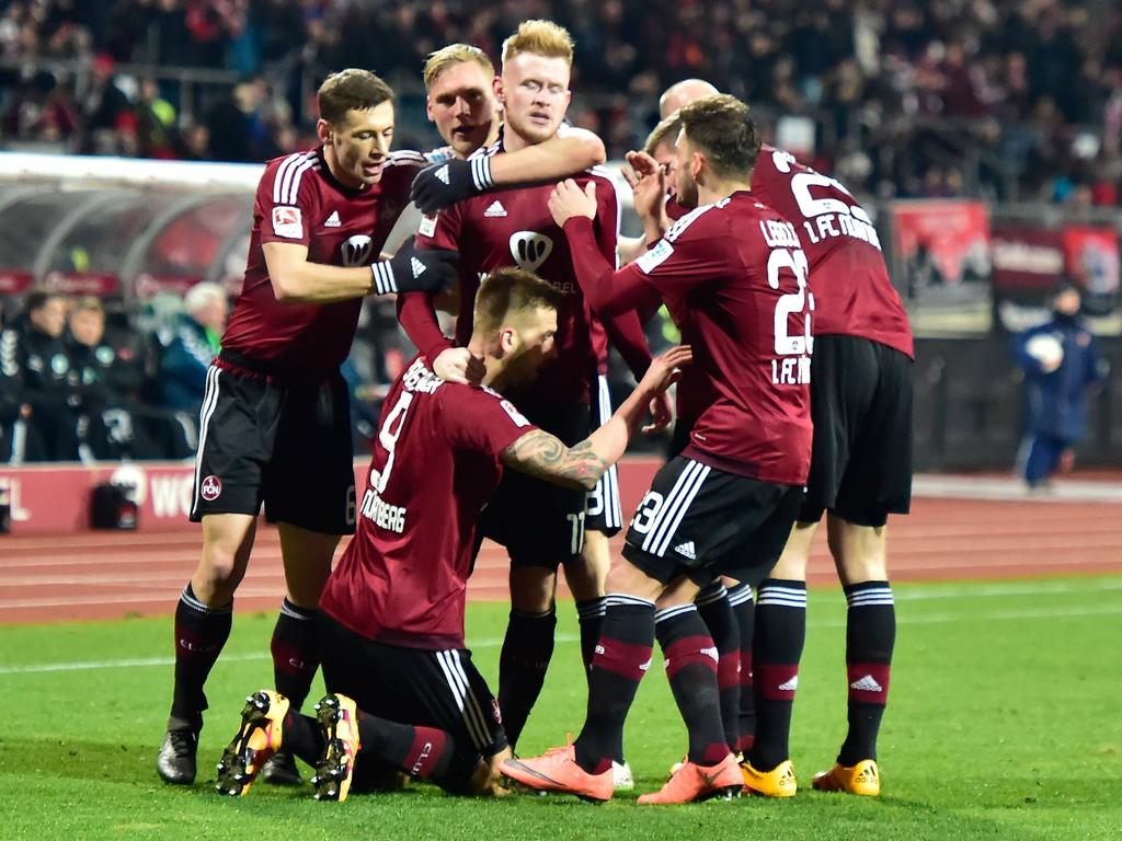 Sebastian Kerk (M.) erzielte den Ausgleichstreffer für den Club