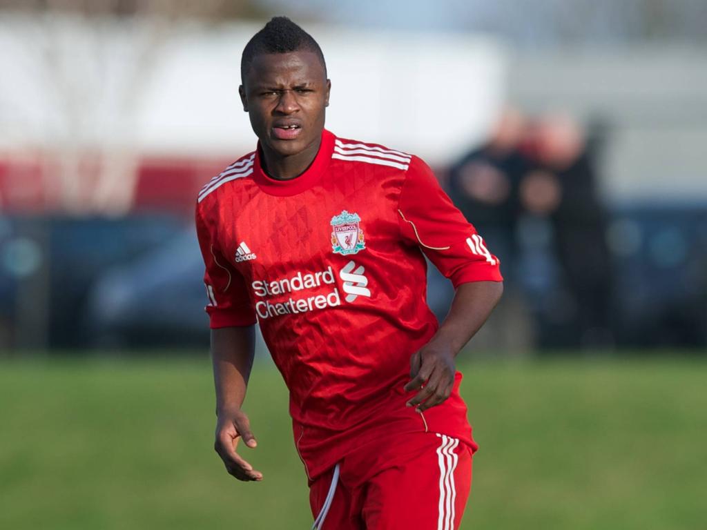 Liverpool heeft meerdere talenten in de jeugdopleiding lopen, waaronder deze Yalani Baio. Hier is de speler uit Guinea-Bissau tijdens een jeugdwedstrijd van de Engelse club. (21-01-2012)