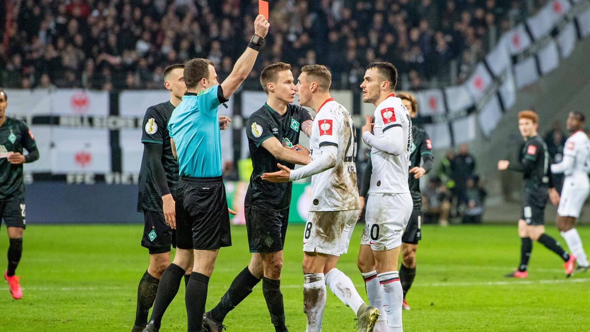 Kostic wurde nach seiner Roten Karte für vier Pokalspiele gesperrt Kostic wurde nach seiner Roten Karte für vier Pokalspiele gesperrt