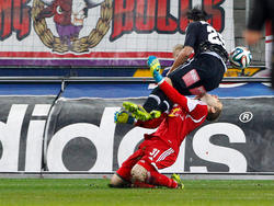 Wacker-Verteidiger Christian Schilling knockte Péter Gulácsi out