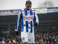 Lerin Duarte druipt als speler van sc Heerenveen af na het competitieduel met SC Cambuur. (15-02-2015)