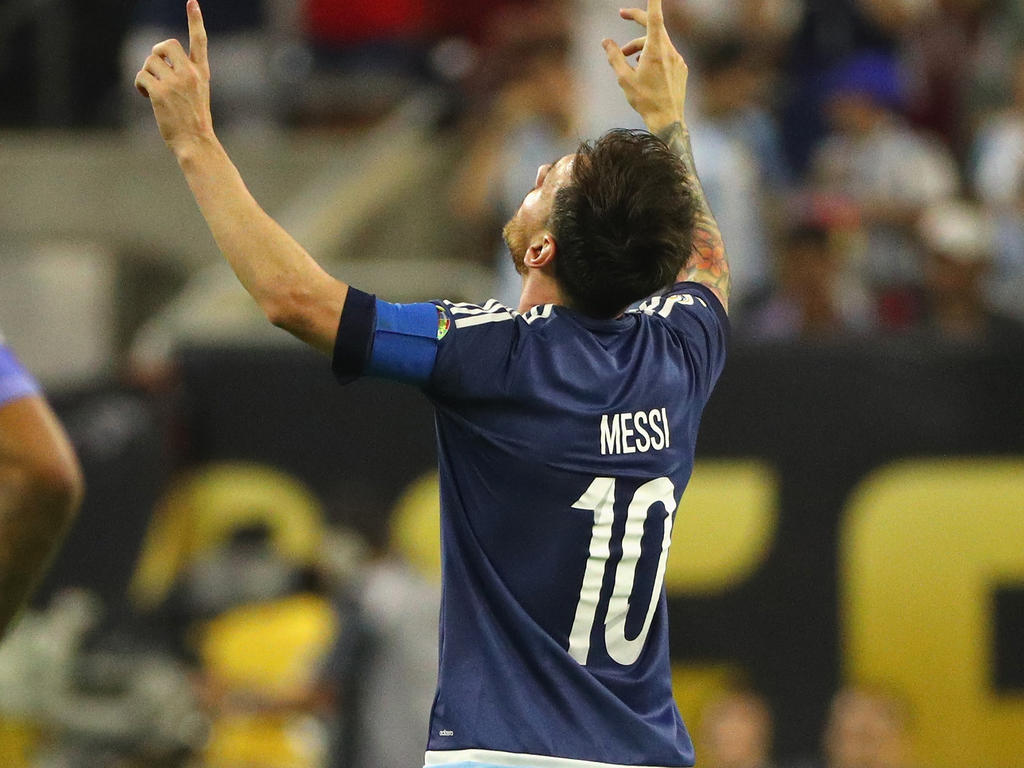 Messi marcó ayer un extraordinario gol de falta. (Foto: Getty)