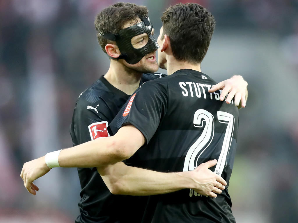 Christian Gentner (l.) legt dem Bundestrainer eine Nominierung von Mario Gomez nahe Christian Gentner (l.) legt dem Bundestrainer eine Nominierung von Mario Gomez nahe