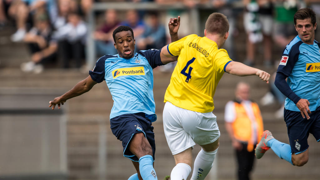 Plea (l.) schoss im ersten Testspiel drei Tore Plea (l.) schoss im ersten Testspiel drei Tore