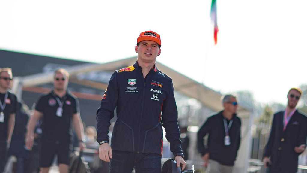 Konnte die ersten Runden mit seinem neuen RB16 drehen: Red-Bull-Pilot Max Verstappen Konnte die ersten Runden mit seinem neuen RB16 drehen: Red-Bull-Pilot Max Verstappen