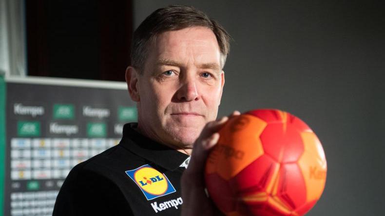 Auch Bundestrainer Alfred Gislason ist ein Gegner der Sieben-gegen-Sechs-Regel im Handball Auch Bundestrainer Alfred Gislason ist ein Gegner der Sieben-gegen-Sechs-Regel im Handball