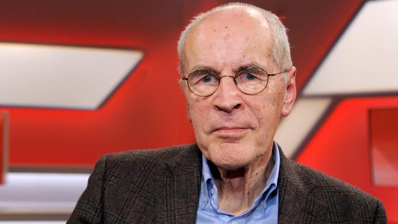 Der Kriminologe Christian Pfeiffer, langjähriger Direktor des Kriminologischen Forschungsinstituts Niedersachsen, zu Gast in der ARD-Talkshow "Maischberger" Der Kriminologe Christian Pfeiffer, langjähriger Direktor des Kriminologischen Forschungsinstituts Niedersachsen, zu Gast in der ARD-Talkshow "Maischberger"