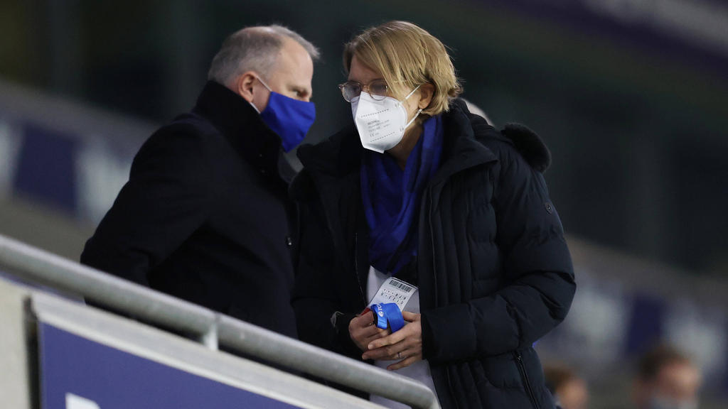Christina Rühl-Hamers (r.) ist für die Finanzen des FC Schalke 04 verantwortlich
