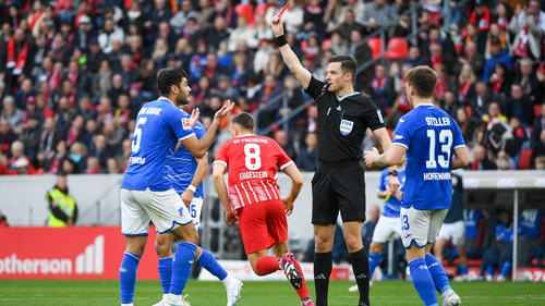 Ozan Kabak sah kurz vor Schluss die Rote Karte