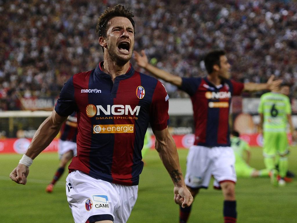 Gianluca Sansone bejubelt sein Tor für Bologna im Aufstiegsduell