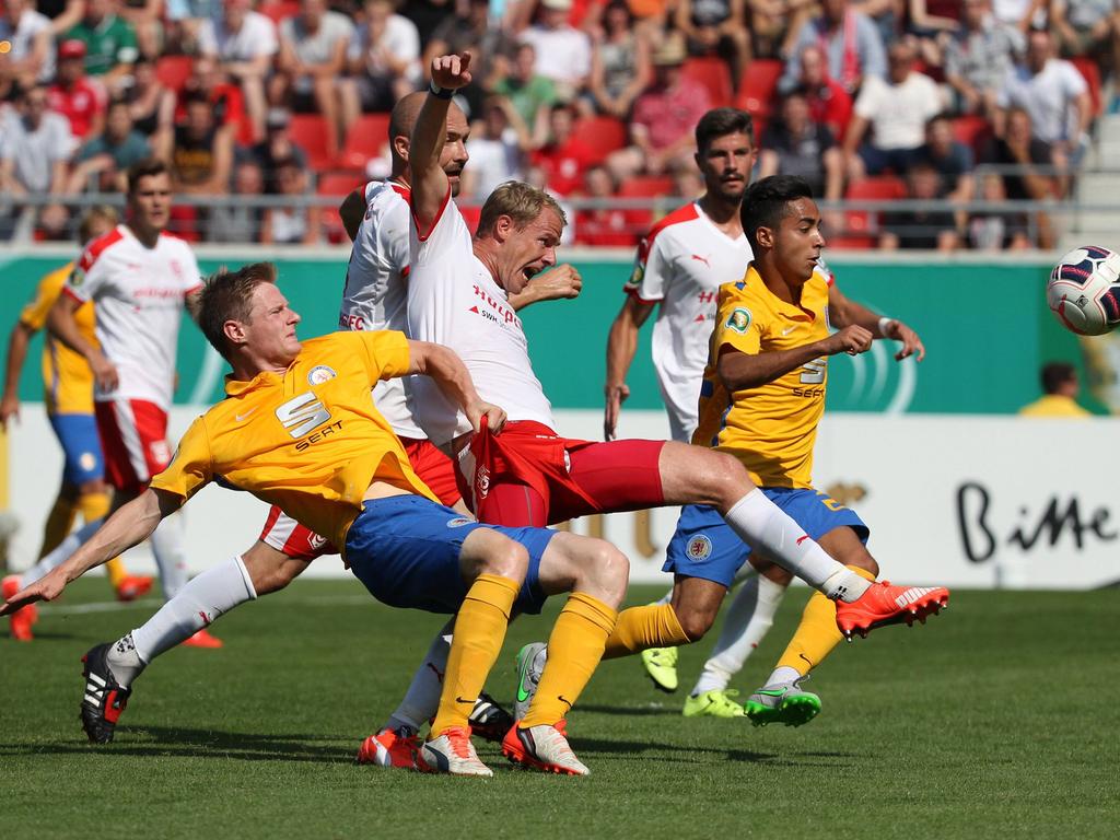 Braunschweig hat die zweite Runde im DFB-Pokal erreicht