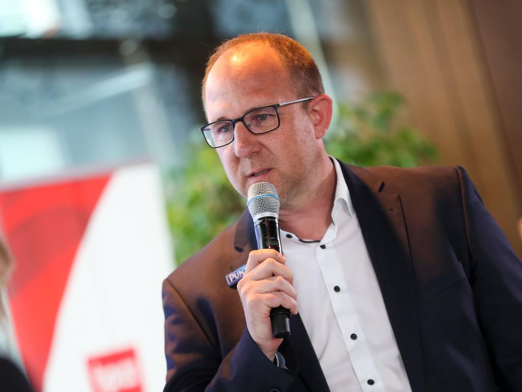Sturm-Sportchef Günter Kreissl sieht keinen Grund in ein Stimmungstief zu verfallen