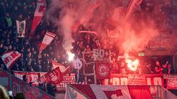 Der FC Bayern ist wegen Fehlverhaltens seiner Fans in der Champions League bestraft worden
