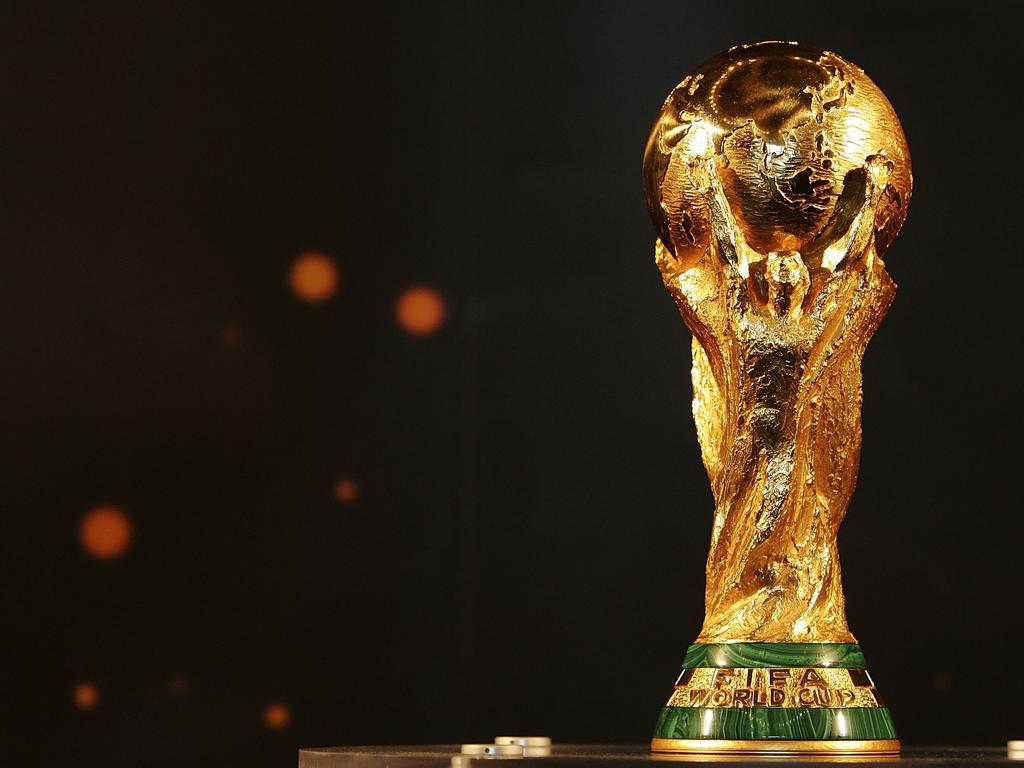 Gesellt sich der WM-Pokal zur vierten Kerze auf dem Adventskranz?