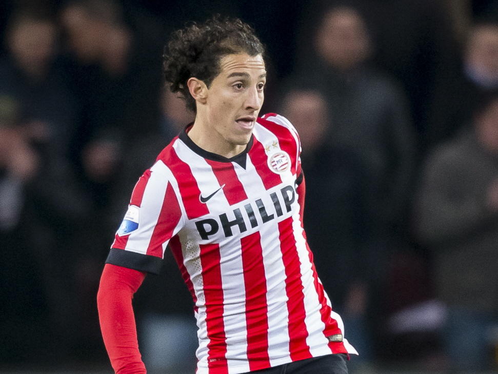 Andrés Guardado hier in actie tijdens de Eredivisiewedstrijd PSV - FC Utrecht. (07-02-2015) Andrés Guardado hier in actie tijdens de Eredivisiewedstrijd PSV - FC Utrecht. (07-02-2015)