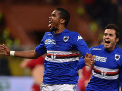 Eto'o celebra su primera diana con la camiseta de la Sampdoria. (Foto: Getty)