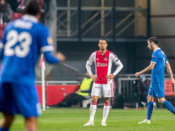 Ricardo van Rhijn (m.) baalt flink tijdens Ajax - Dnipro Dnipropetrovsk. De Oekraïners scoren een belangrijk uitdoelpunt in de verlenging, waardoor Ajax zo goed als zeker uitgeschakeld is in de Europa League. (19-03-2015)