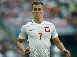 Arkadiusz Milik loopt zich vrij tijdens de EK-wedstrijd Oekraïne - Polen. (21-06-2016)