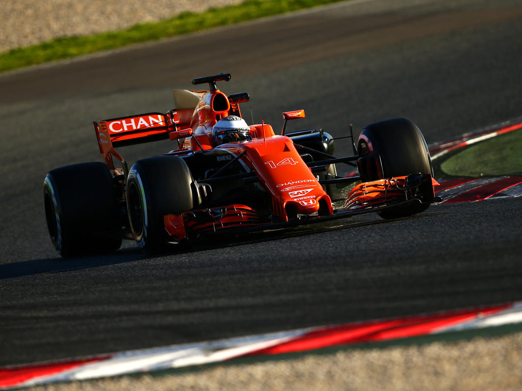 Bei Fernando Alonso und McLaren verliefen die Tests nicht nach Plan Bei Fernando Alonso und McLaren verliefen die Tests nicht nach Plan