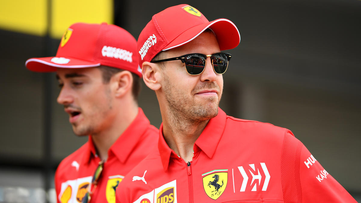 Leclerc und Vettel sind nach einer teaminternen Kollision ausgeschieden Leclerc und Vettel sind nach einer teaminternen Kollision ausgeschieden