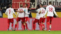 Der 1. FC Köln jubelt über den Befreiungsschlag